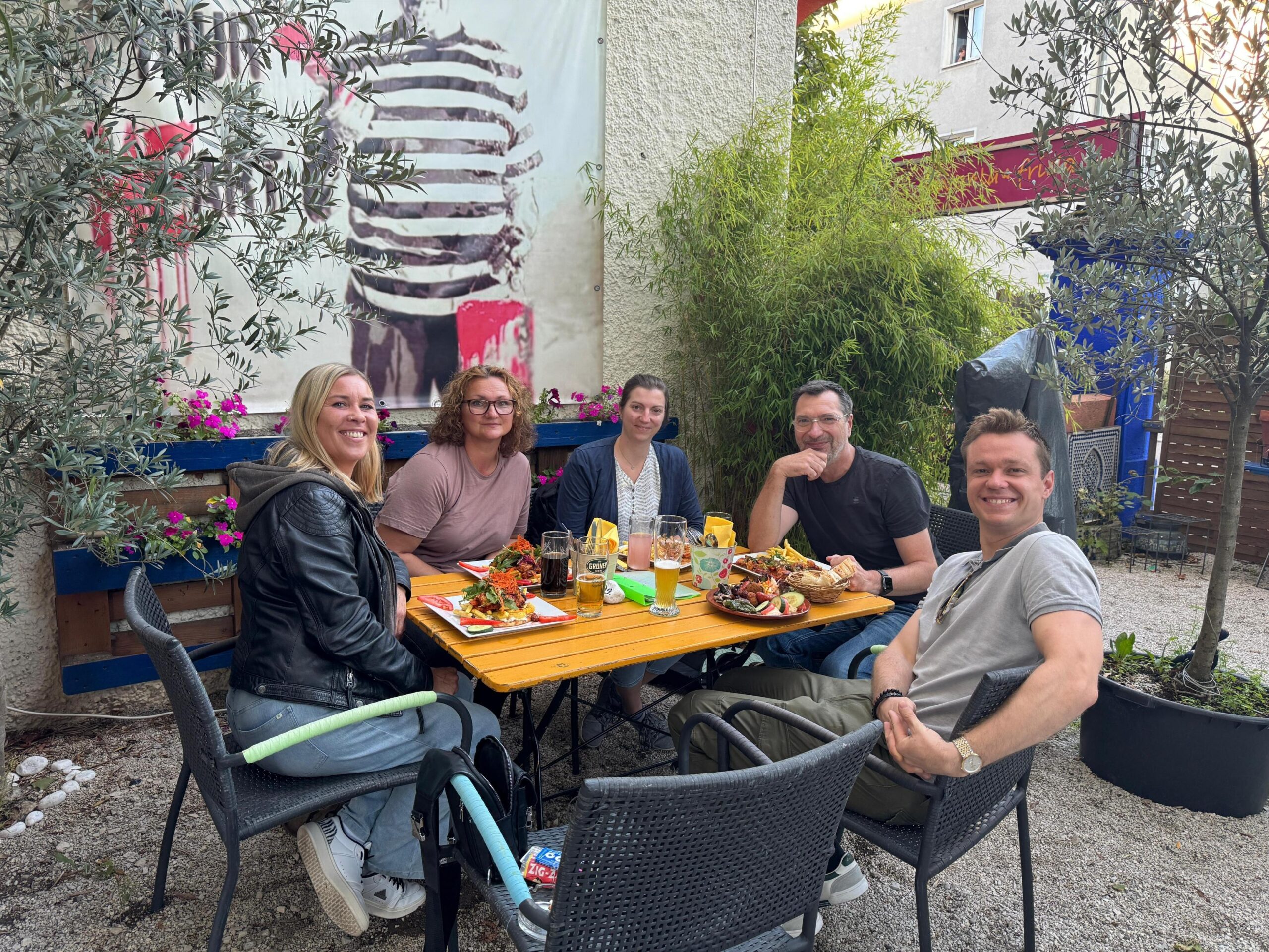 Gemeinsames Abendessen aller TeilnehmerInnen